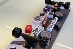 Индивидуальный подарок – скейт на заказ | Кейс компании по изготовлению вывесок фото